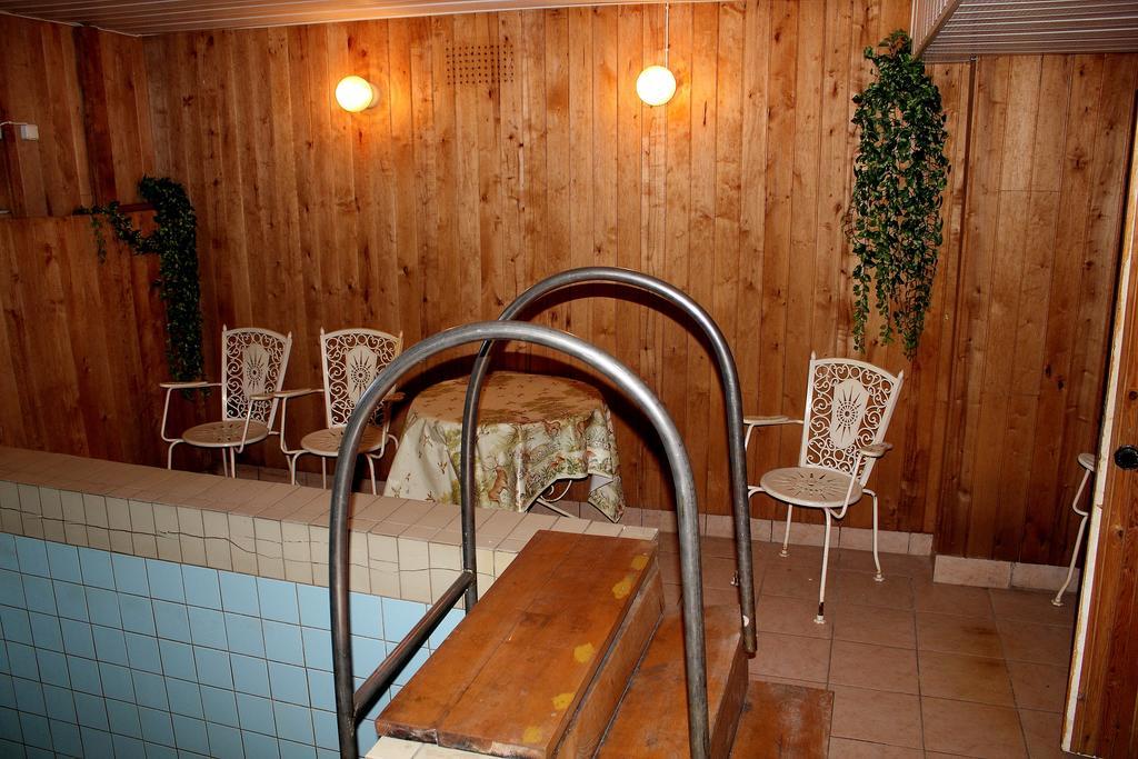 Hotell Paeaesuke Jõhvi 外观 照片